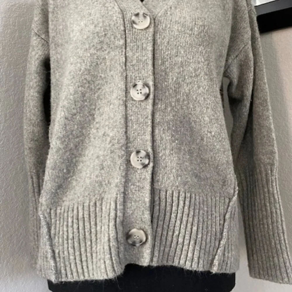RACHEL ZOE Button Front Raw Hem Cardigan Sweater Gray Medium